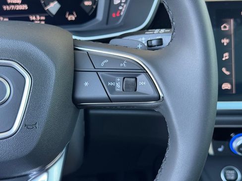 New 2025 Audi Q3 2.0T Premium image 30