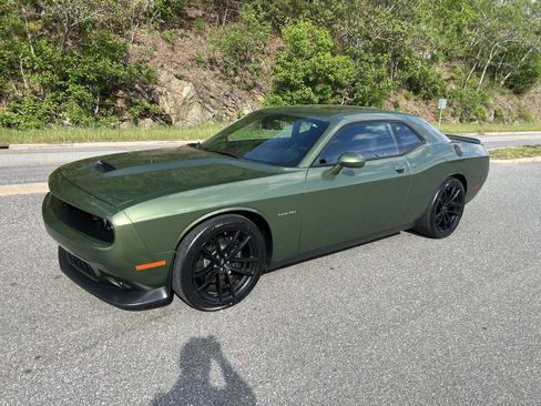 Used 2021 Dodge Challenger R/T w/ Performance Handling Group RWD image 2