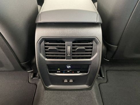 Used 2025 BMW 330i xDrive Sedan w/ M Sport Package image 29