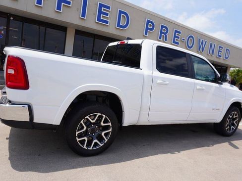Used 2025 RAM 1500 Laramie AWD/4WD image 6