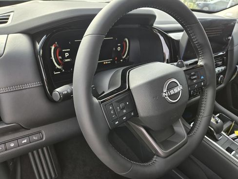 New 2026 Nissan Pathfinder Platinum AWD/4WD image 12