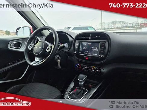 Used 2022 Kia Soul LX image 25