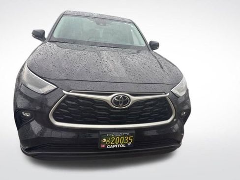 Used 2023 Toyota Highlander LE image 6