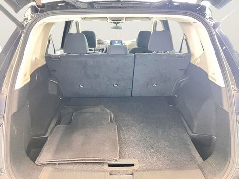 Used 2025 Nissan Rogue SV image 8