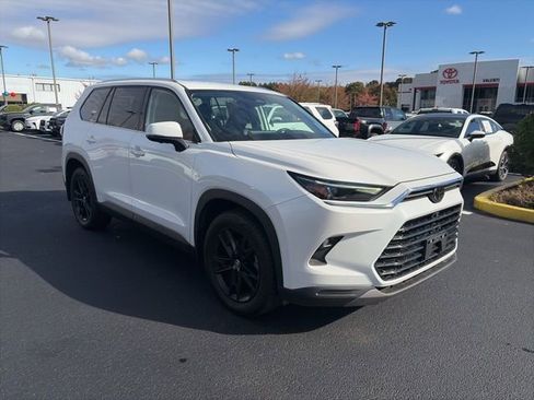 Used 2024 Toyota Grand Highlander Limited image 8