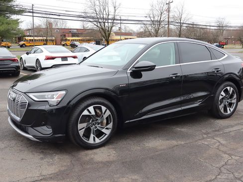 Used 2021 Audi e-tron Premium AWD/4WD image 1