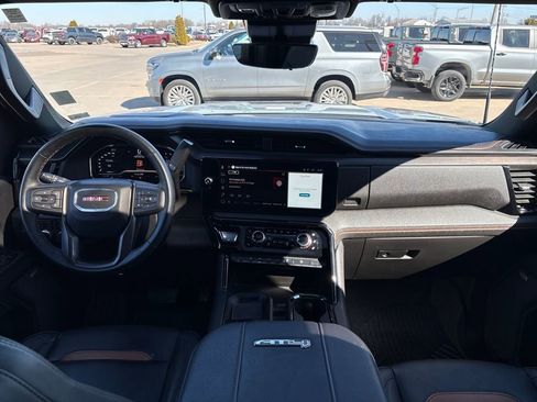 Used 2025 GMC Sierra 2500 AT4 w/ AT4 Premium Plus Package AWD/4WD image 25
