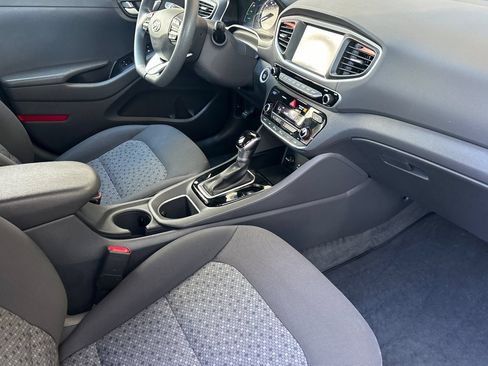 Used 2018 Hyundai Ioniq Blue FWD image 19