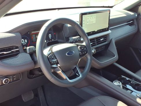 New 2026 Ford Explorer Platinum RWD image 8