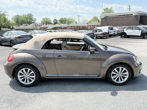 Used 2013 Volkswagen Beetle TDI FWD image 23