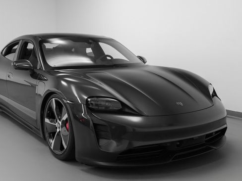 Used 2023 Porsche Taycan GTS image 9