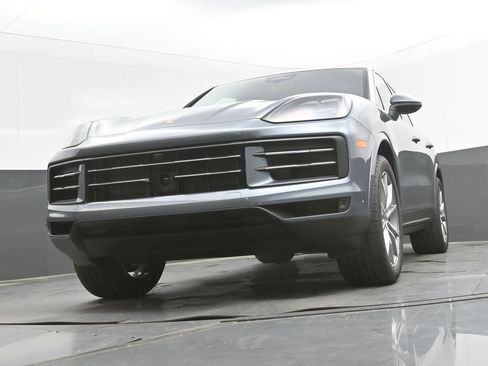 New 2026 Porsche Cayenne AWD/4WD image 30