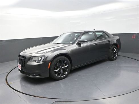 Used 2023 Chrysler 300 S image 3