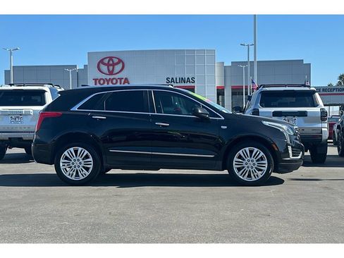 Used 2017 Cadillac XT5 Premium Luxury FWD image 3