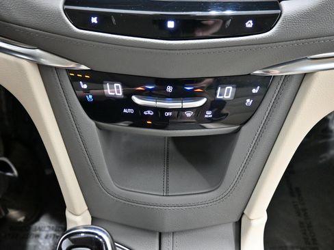 Used 2021 Cadillac XT5 Premium Luxury AWD/4WD image 17