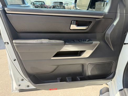 Used 2022 Toyota Tundra SR5 w/ SR5 Premium Package image 11