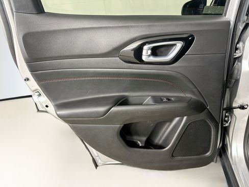 Used 2025 Jeep Compass Trailhawk AWD/4WD image 25