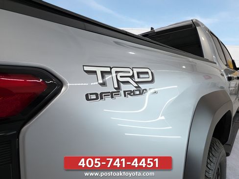 Used 2024 Toyota Tacoma TRD Off-Road AWD/4WD image 31
