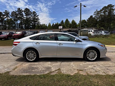 Used 2013 Toyota Avalon Limited FWD image 4