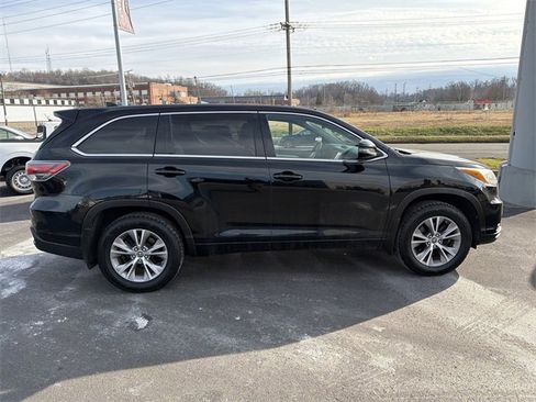 Used 2016 Toyota Highlander Plus image 3