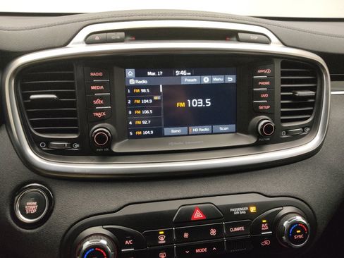 Used 2018 Kia Sorento EX image 25