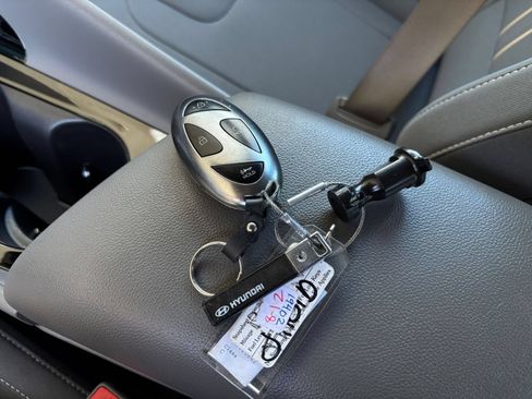Used 2025 Hyundai Elantra SEL FWD image 18