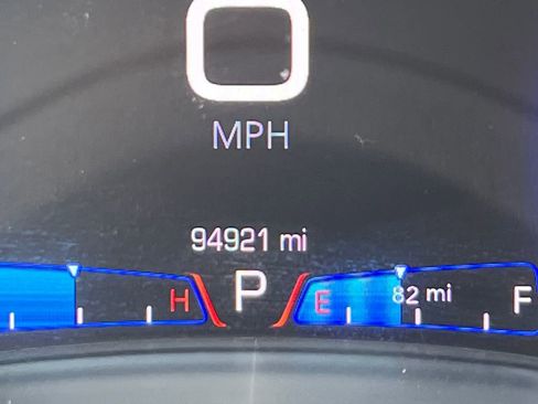 Used 2018 Chrysler 300 S image 20