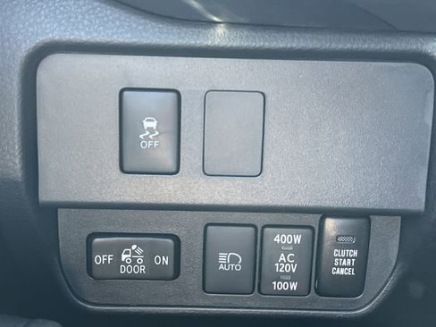 Used 2023 Toyota Tacoma TRD Sport image 11