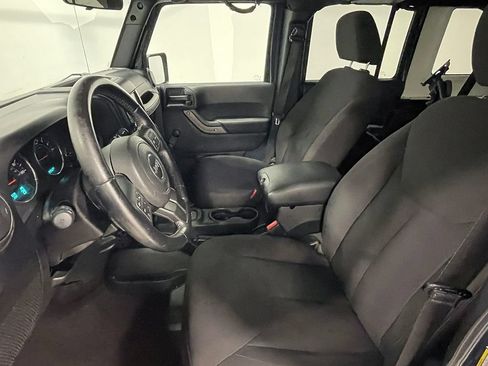 Used 2018 Jeep Wrangler Unlimited Sport AWD/4WD image 3