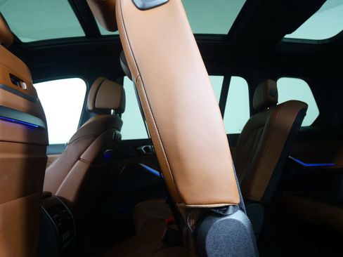 Certified 2025 BMW X7 M60i image 17
