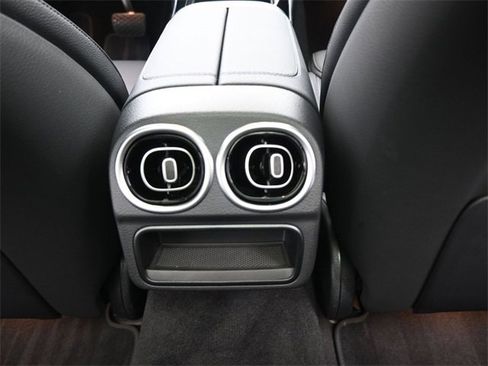 Used 2025 Mercedes-Benz C 300 Sedan image 24