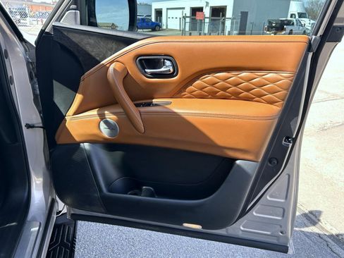 Used 2022 INFINITI QX80 Sensory w/ All-Season Package AWD/4WD image 15