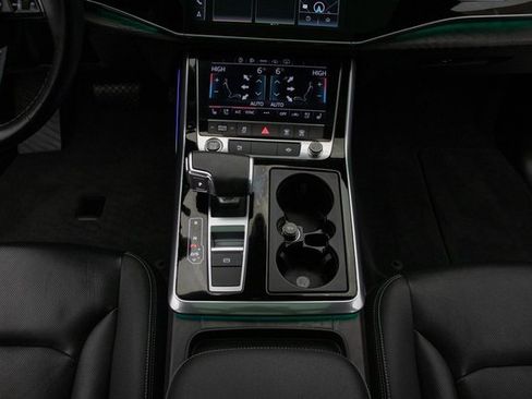Used 2021 Audi Q8 Premium Plus image 24