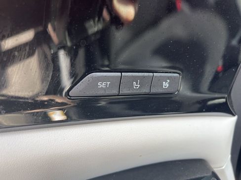 Used 2024 Kia Carnival SX Prestige FWD image 19