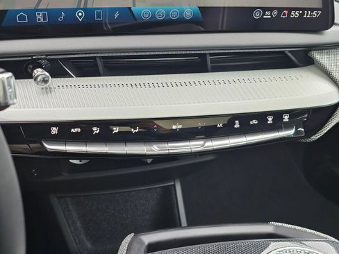 New 2026 Cadillac Optiq Luxury 2 image 35