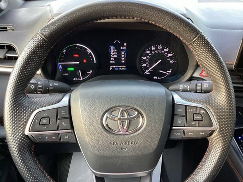 Used 2024 Toyota Sienna XSE w/ XSE Plus Package AWD/4WD image 28