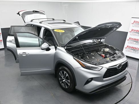 Used 2022 Toyota Highlander XLE image 46