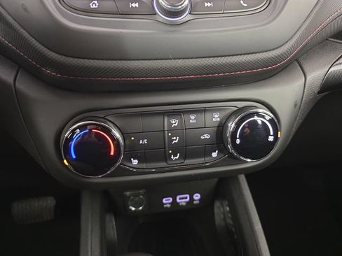 Used 2023 Chevrolet TrailBlazer RS FWD image 24