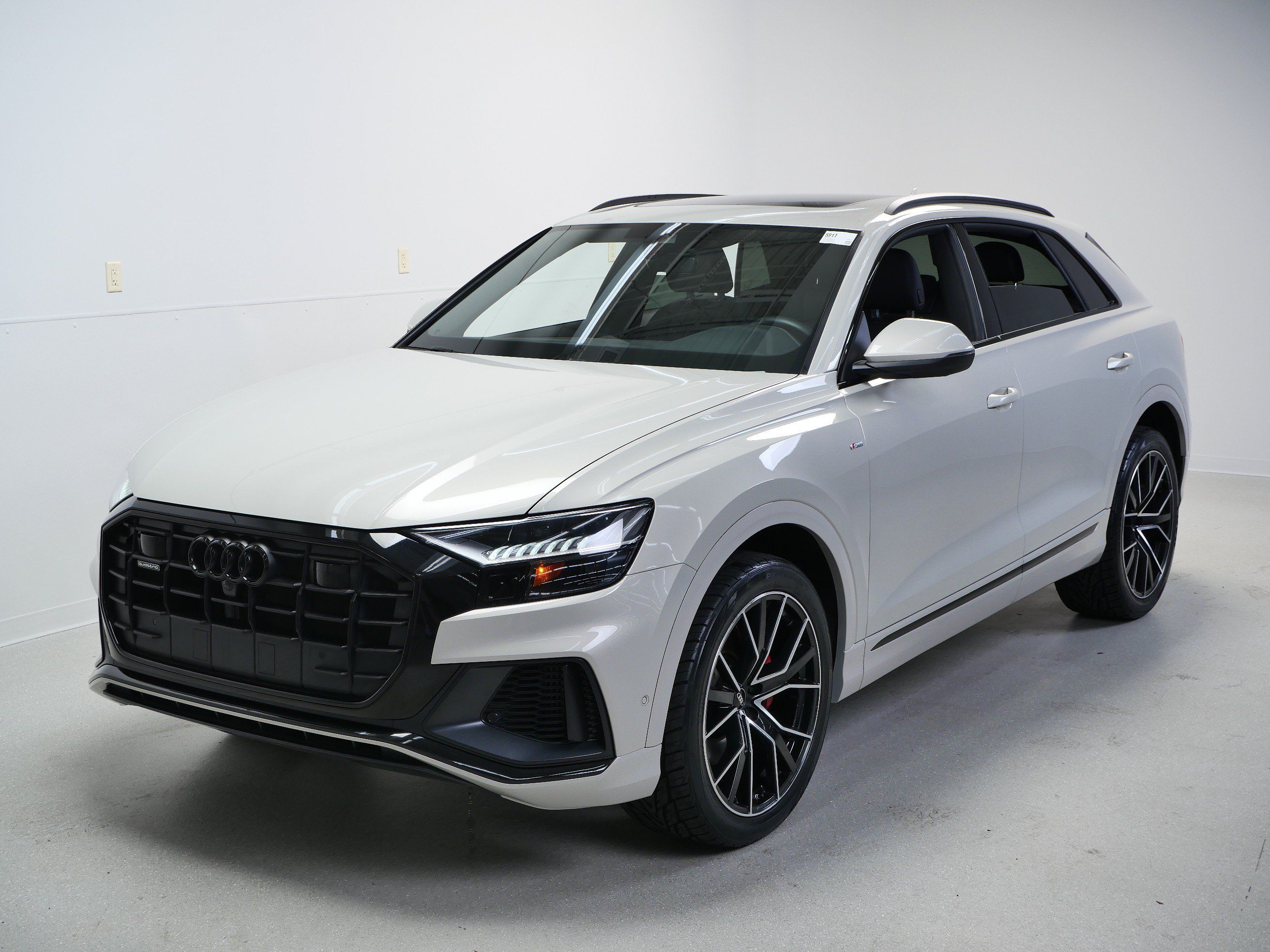 Used 2023 Audi Q8 Premium Plus w/ Premium Plus Package AWD/4WD image 14