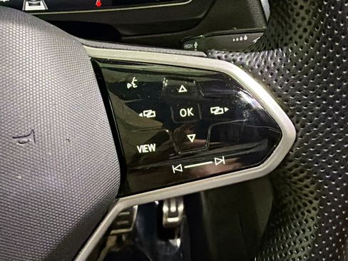Certified 2024 Volkswagen Tiguan SE R-Line FWD image 39
