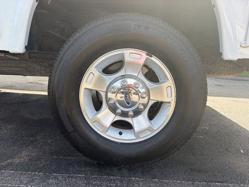 Used 2016 Ford F250 XLT w/ XLT Interior Package AWD/4WD image 15