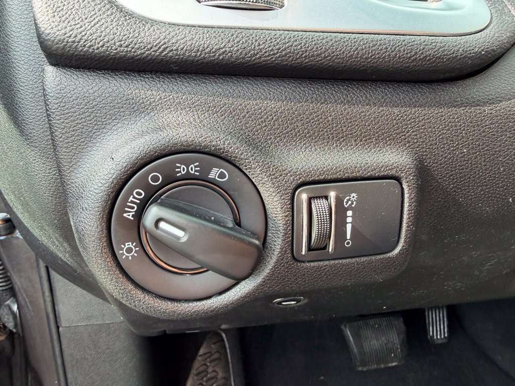 Used 2016 Dodge Dart SXT FWD image 14