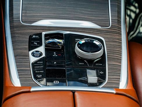 Used 2023 BMW X7 M60i w/ Executive Package image 17