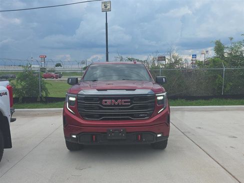 Used 2023 GMC Sierra 1500 AT4 w/ Technology Package AWD/4WD image 4