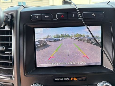 Used 2020 Ford Expedition XLT w/ Equipment Group 202A AWD/4WD image 14