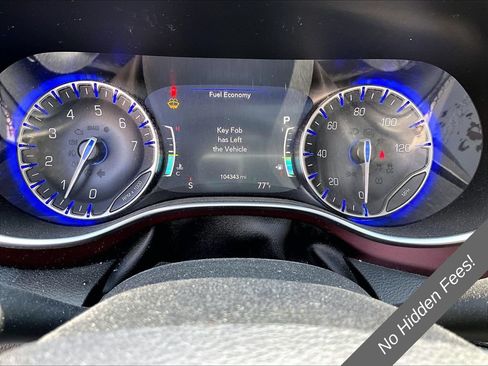 Used 2019 Chrysler Pacifica Limited FWD image 18