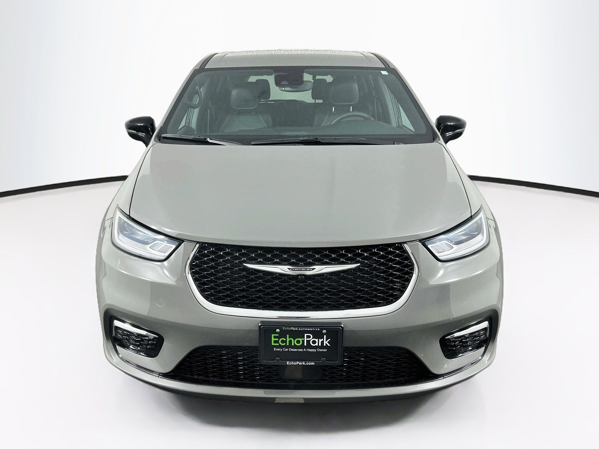 Used 2025 Chrysler Pacifica Select FWD image 2