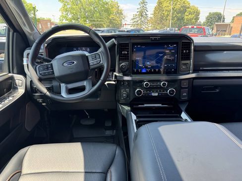 Used 2025 Ford F250 Lariat w/ Lariat Ultimate Package AWD/4WD image 10