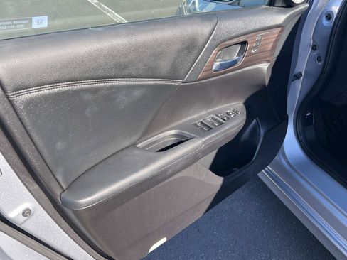 Certified 2017 Honda Accord Touring image 6