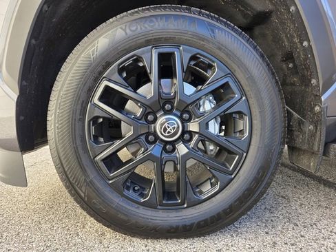 Used 2024 Toyota Sequoia Limited image 24